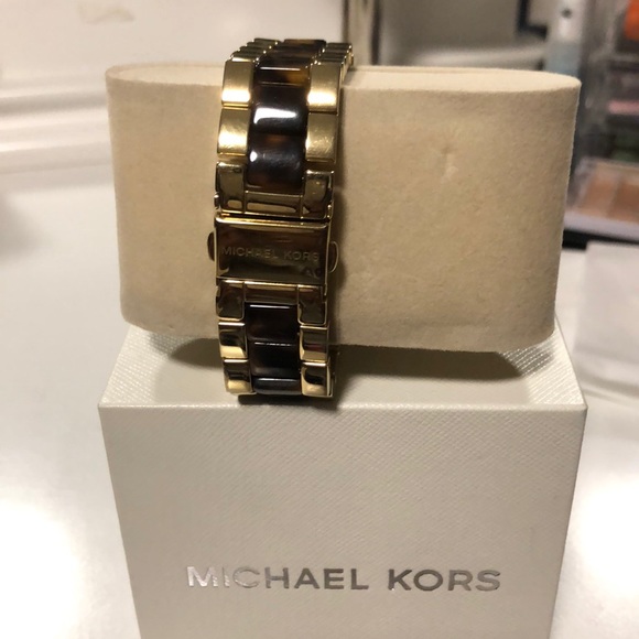 Michael Kors Watch - Picture 2 of 4
